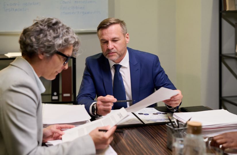 How to choose best lawyers for case - Legal representation and attorney selection